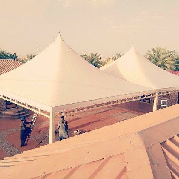 مظلات هرمية